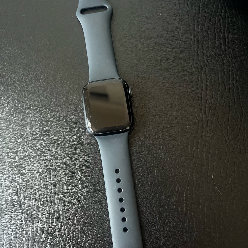 Apple Smartwatch Series 7 in Midnight